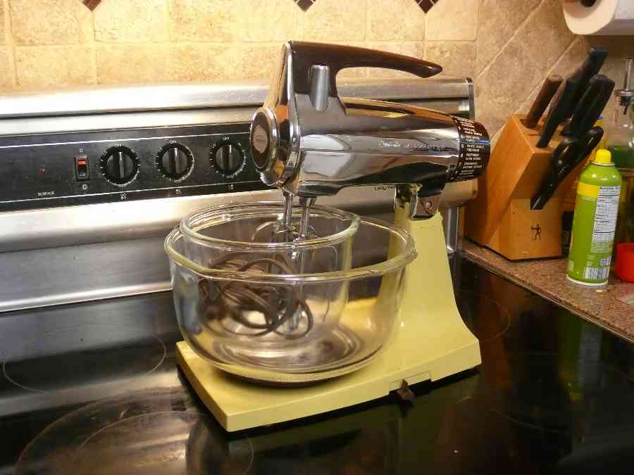 Classic Sunbeam Mixer: Timeless Durability and Delicious Recipes