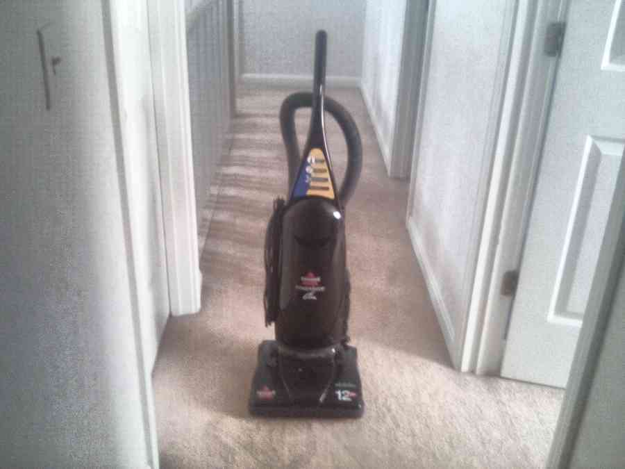 Bissell Powerforce Bagged Vacuum Cleaner With Attachments 